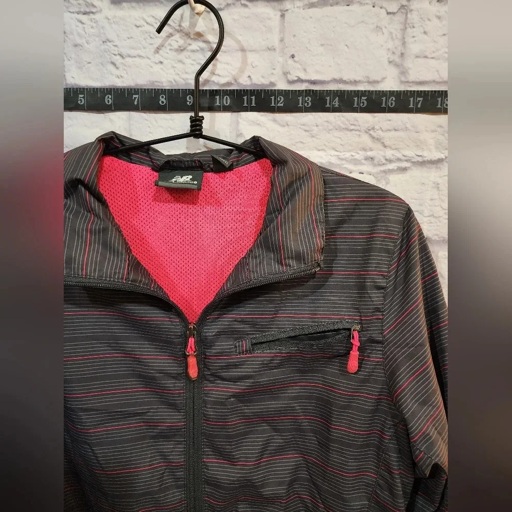 New Balance women's lightweight zip-up gray and pink jacket Size Small